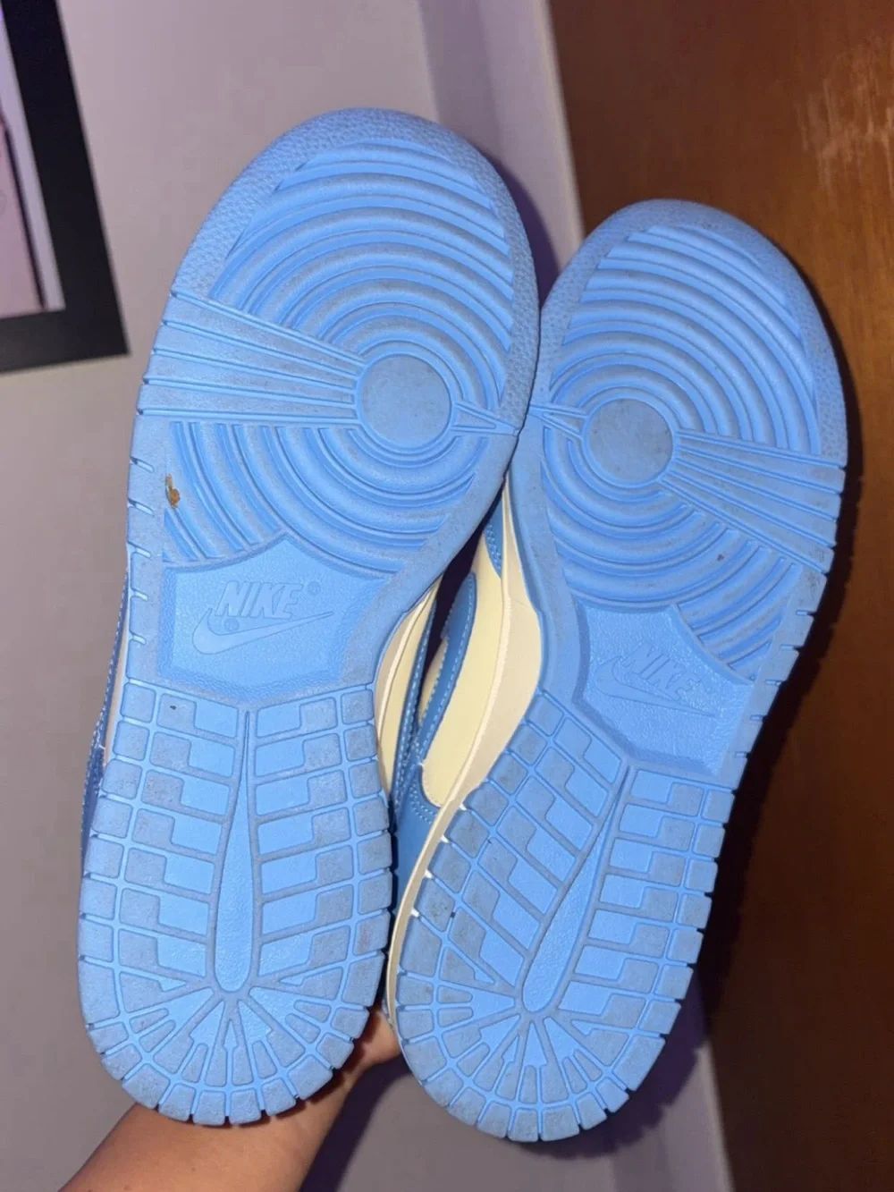 Nike Low-Top Sneakers in Blue and Cream